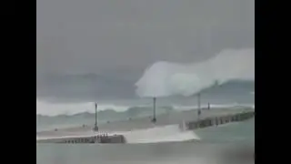 LIVE AS TYPHOON HIGBIS ROARS PAST TOKYO (JAPAN) MEGA WAVES AND MASSIVE DAMAGES