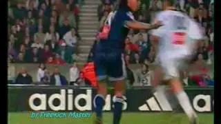 Ronaldinho freestyle skill compilation by Freekick Master