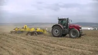 Massey Ferguson 8737 na zkoušku ve Starém Městě