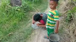 Mancing di Dam dengan umpan belalang
