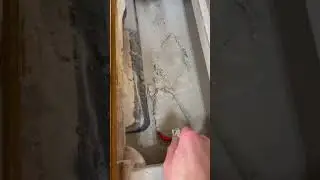 Cleaning a wet tile saw