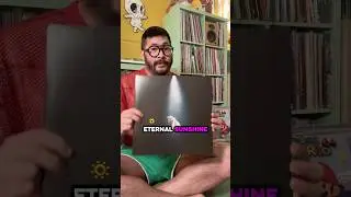 Vinyl comparison of Ariana Grande Eternal Sunshine. 1st pressing vs 2LP Deluxe edition #audiophile