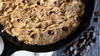 Flourless Peanut Butter Chocolate Chip Cookie Skillet Recipe