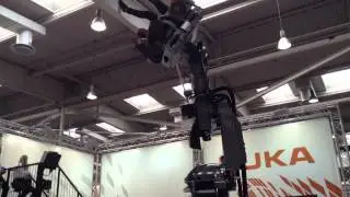 Robot ROBOCOASTER de KUKA  para entretenimiento en Hannover Messe 2013