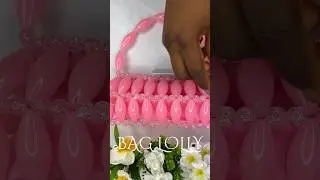 BEAUTIFYING BAG LOLLY😍 Price:N45,000 Production:2 days#valentinesdaygift #beadedbags #handmade #bag