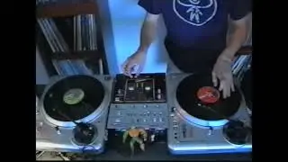 DJ MAN AT ARMS - Showcase in TABLIZED Vid&eacute;o (2002)