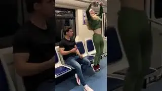 ДЕВУШКА УДИВИЛА ПАРНЯ В МЕТРО/ПОВТОРИЛА/ПРАНК/РЕАКЦИЯ #пранк #tiktok #реакция #shorts