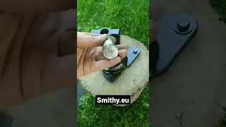 Souvenir coin press