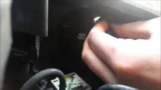 How to change the Parking Lights / Sidelights on a Peugeot (shown on a Peugeot 206)