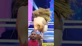 Giant old hen laying eggs on stage ! Magic show of america,#amrica #magic #foryou #youtube