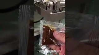 Automatic 8 gram sauce liquid vertical filling bag packaging machine
