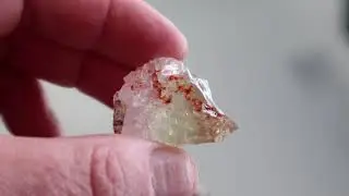 R0237: Rough Beryl Gemstone Madagascar