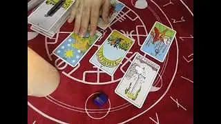 اختر كارت حط نيتك ع اى شخص مالذى يريده منك الان وما هى مشاعره الحقيقيه