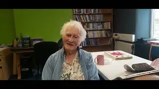 Stori Jean Evans' story: Darllen, recordio llyfrau llafar Recording audiobooks. Gwaith t&icirc;m, teamwork