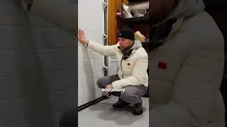 Специальный плинтус под воротами