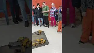 Радиоуправляемая стройка Build Now в Ивкино парке на проводах зимы 🏗️🎮