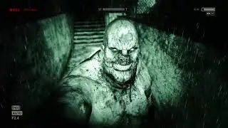 Outlast- Trolling Chris Walker in Courtyard