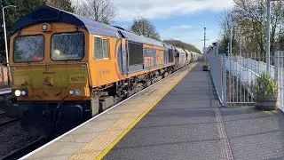 &ldquo;Darius Cheskin&rdquo; 66770 6E86 with 17 sand hoppers & bonus 195012 calling at platform 1 13/11/2025