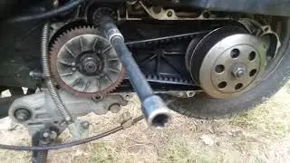 Scooter transmission running without cover