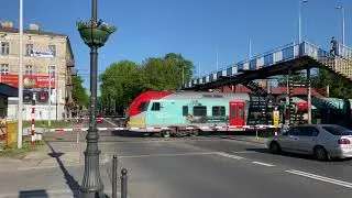 Piotrków Trybunalski, ul. Juliusza Słowackiego, przejazd kolejowy, 400+ subs., RAILWAY CROSSING [4K]
