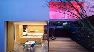 Spectral Bridge House in Venice, California by EYRC Architects & Johannes Girardoni