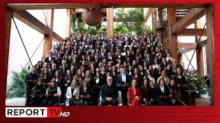Medalje Ari për 190 nxënës ekselentë / Rama me ‘Kampionët e Dijes’: Në majë ata që nuk dorëzohen