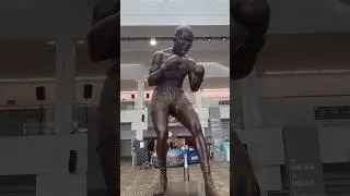 Joe Lewis sculpture in Detroit, Michigan ￼
