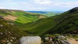 Edale, Walking up GrindsBrook Clough in 4K