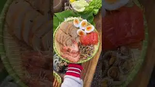 Sok San Park (Thmor Kol) also offers many trendy dishes
