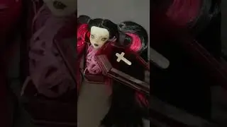 Best monster high dolls repaint Halloween custom #monsterhigh #draculaura #halloween