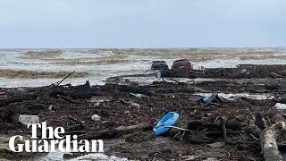 Cars swept out to sea as flash flooding hits Victoria's Great Ocean Road