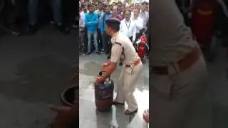 Learn How to control fire from leaked LPG Cylinder