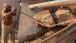 Hardest Job in the World? Stone Crusher Reality”Stone Gets Jammed – What Happens Next Is Insane 😲