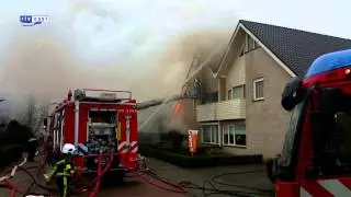 Uitslaande brand op zolder van woning in Overdinkel, Duitse brandweer helpt