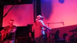 Wayne Mills Band - Dixieland Delight (Alabama Cover) and 