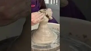 🌟 Trash to treasure! Throwing a bud vase in reclaimed porcelain clay #processvideo #pottery