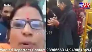 Police attack on public in Delhi