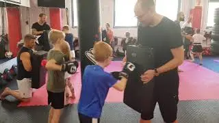 Kampsport barn Link&ouml;ping Thaiboxning