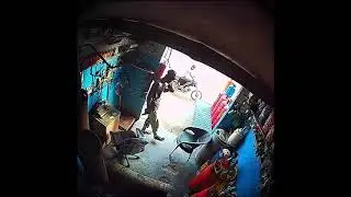 Dakaiti In LPG Shop Karachi Baldia Town #cctv #snatching @CCTVVIEWS @ArynewsTvofficial @geonews