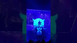 Machine Gun Kelly- Glass House (live in Philadelphia 2019)