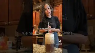 Перестаньте добавлять белый сахар в кофе! Кофе со льдом и банановым молоком! @thejenjones #рецепт...