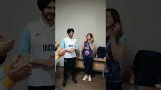 THIS IS SO SWEET. HAPPY BIRTHDAY Shooter Sarabjot Singh #asiangames   #hangzhouasiangames