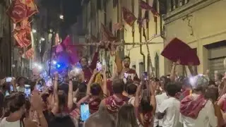 A Porta del Foro scoppia la festa giallocremisi