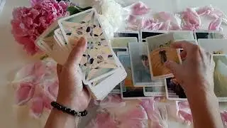 Он хоть и мудр, но с вами как мальчишка.