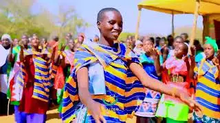 WOU LALASHE WEE NGANASHE NANYOR MAAPE ENETII YESU