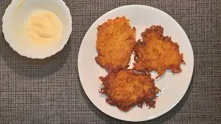 КАРТОФЕЛЬНЫЕ ДРАНИКИ С СОУСОМ. POTATO FRITTERS WITH SAUCE. ASMR