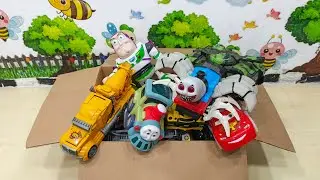 KOTAK PENUH MAINAN, ADA MOBILAN POLISI, ROBOT ROBOT JOGED, THOMAS EXE, MOBIL BALAP, TRUK MOLEN, TANK