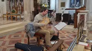 Corbetta - Chaconne (1671) live baroque guitar performance by Richard MacKenzie
