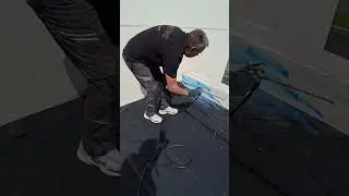 Encollage EPDM sur acrot&egrave;res avec @Posytec #toiture #chantier #EPDM #isolation