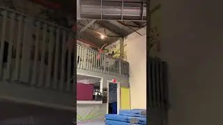 YEA, SON! #sideflip #parkour #flips #flip #gymnast #hangtime #sideflips #hypeman #hyped #acrobatics